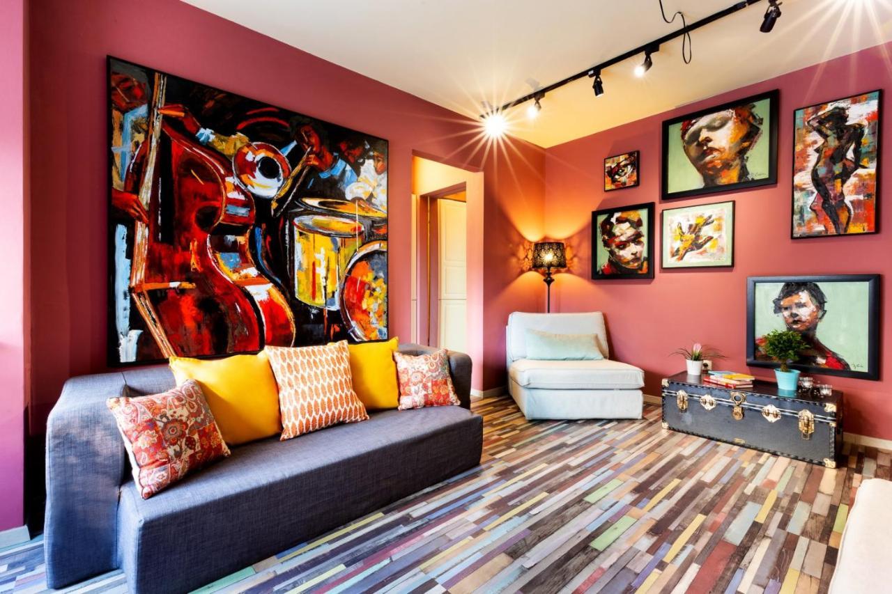 Captivating Old Town Apartment Bucharest Luaran gambar