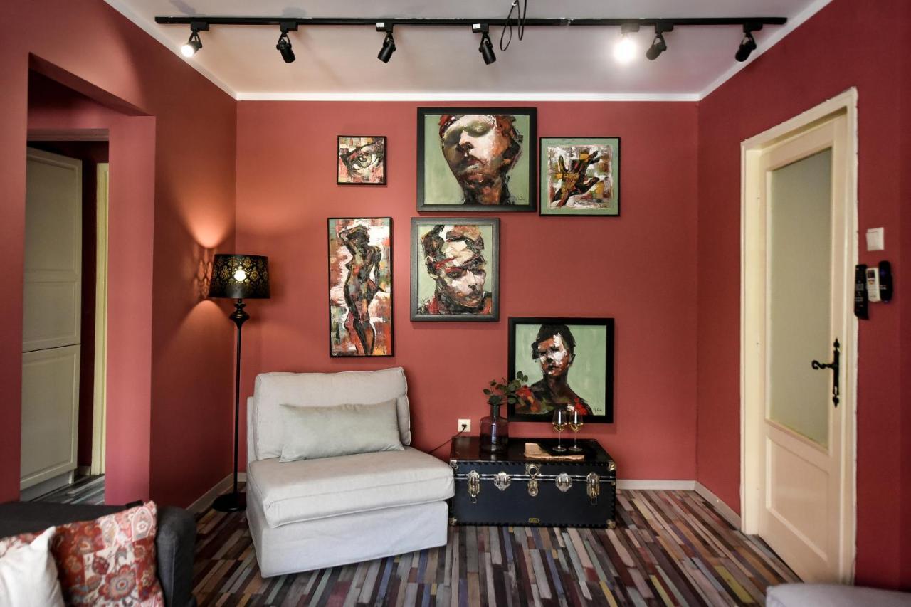 Captivating Old Town Apartment Bucharest Luaran gambar