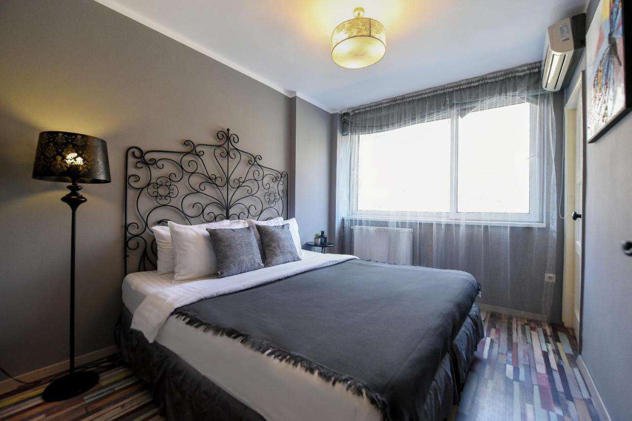 Captivating Old Town Apartment Bucharest Luaran gambar