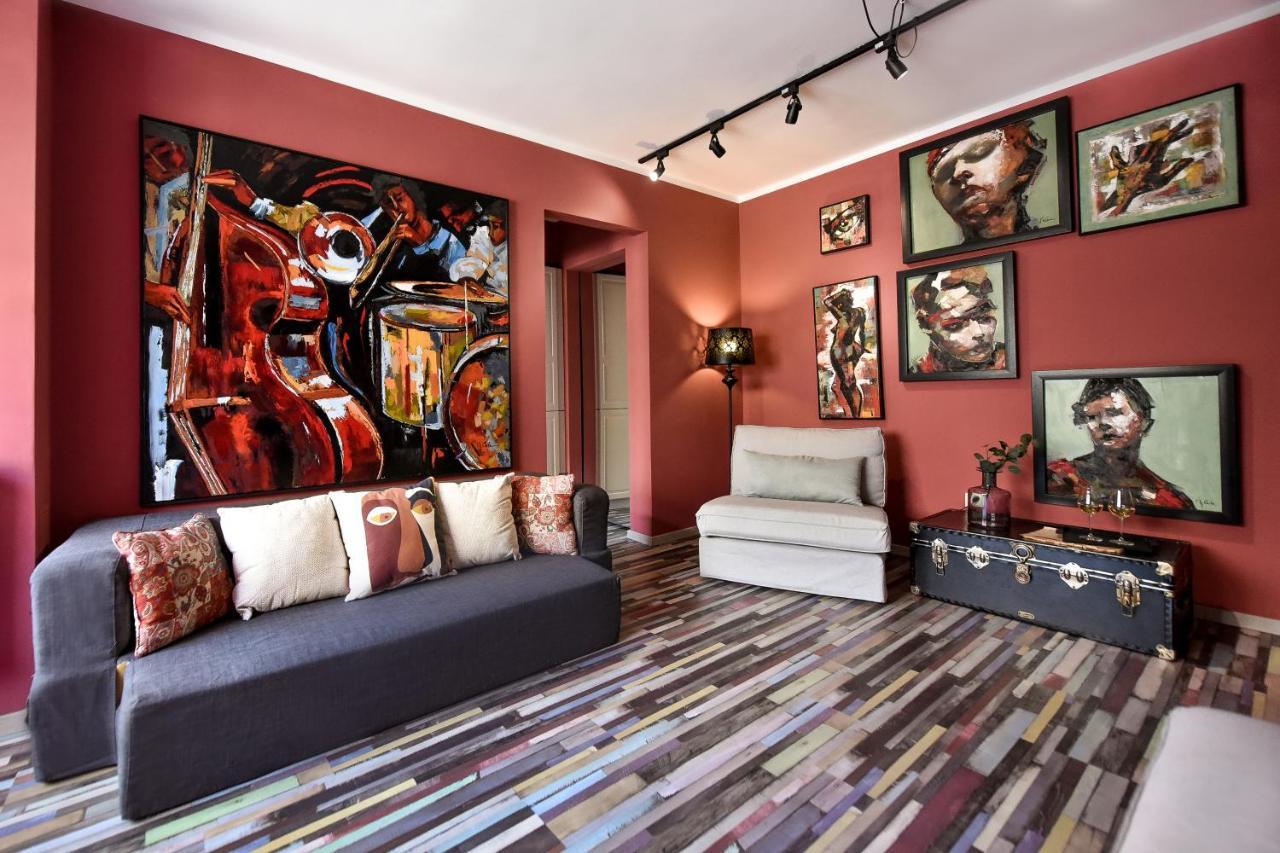 Captivating Old Town Apartment Bucharest Luaran gambar
