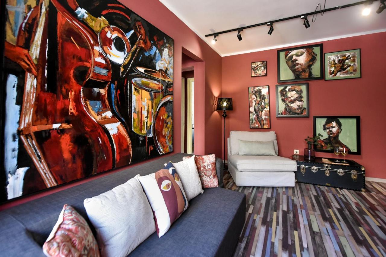 Captivating Old Town Apartment Bucharest Luaran gambar