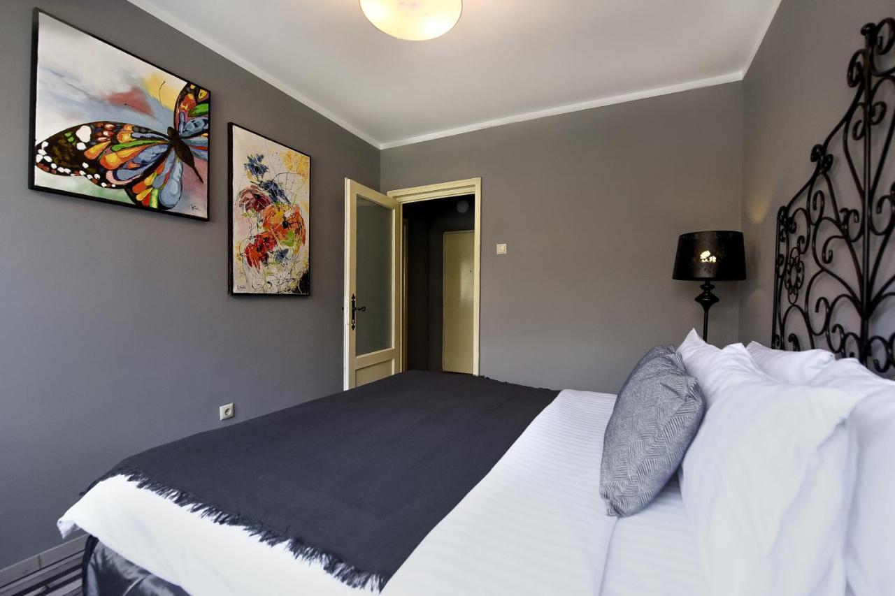 Captivating Old Town Apartment Bucharest Luaran gambar
