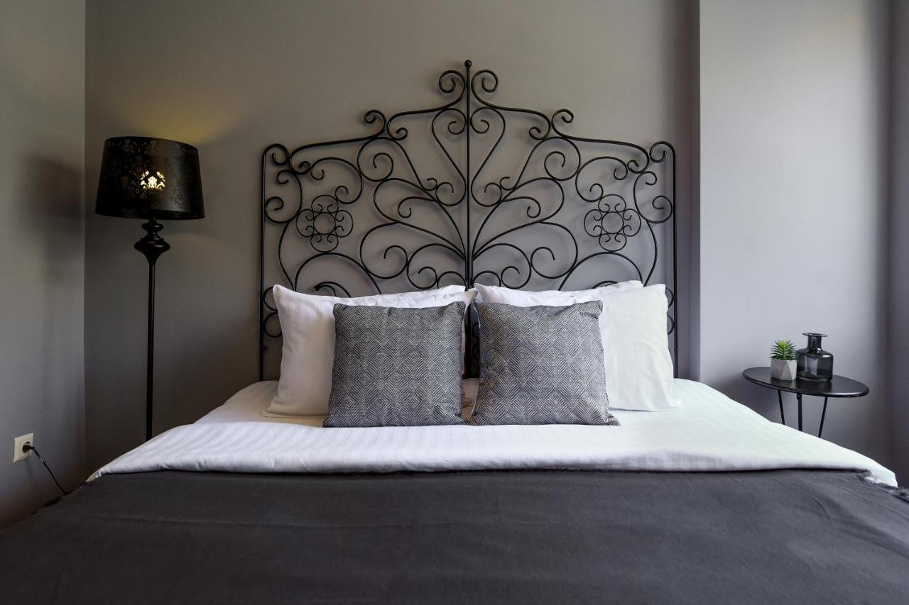 Captivating Old Town Apartment Bucharest Luaran gambar