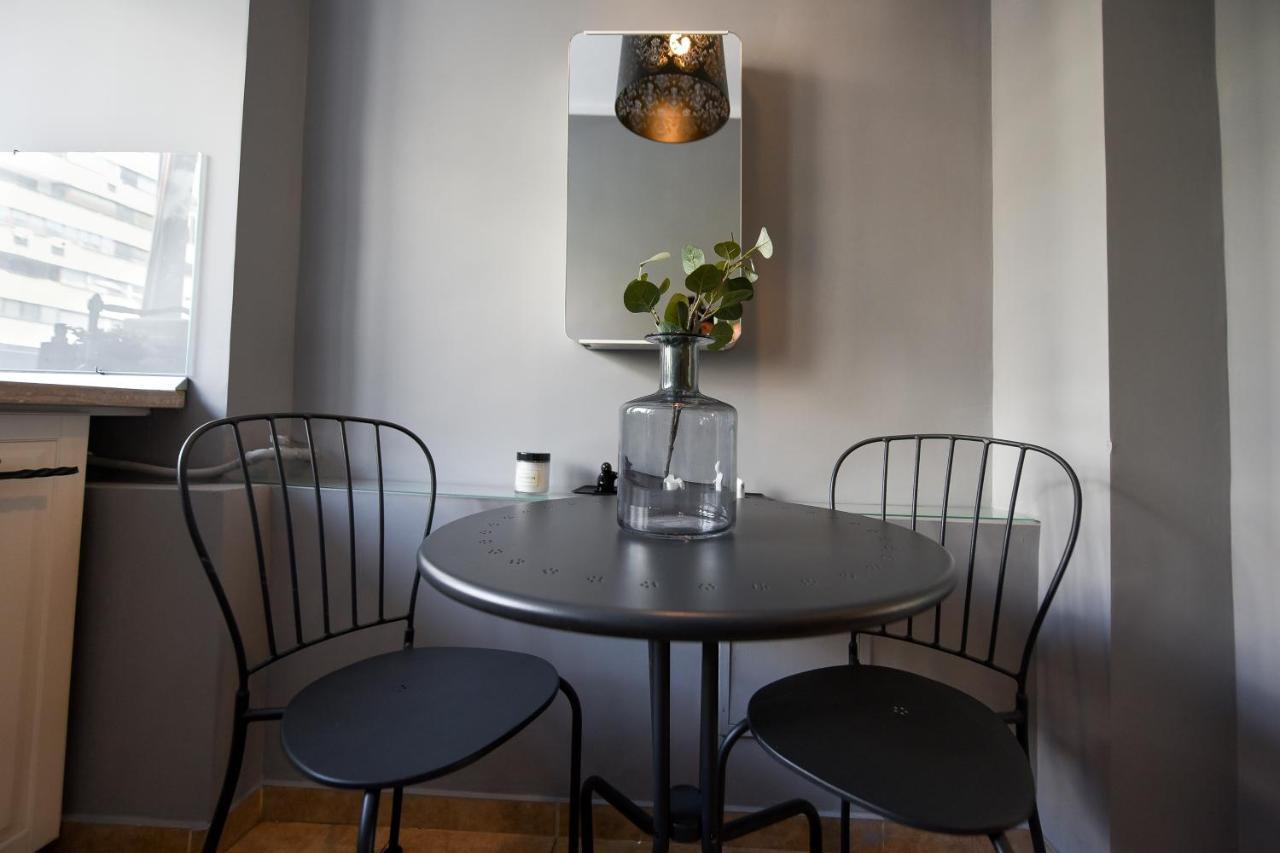 Captivating Old Town Apartment Bucharest Luaran gambar