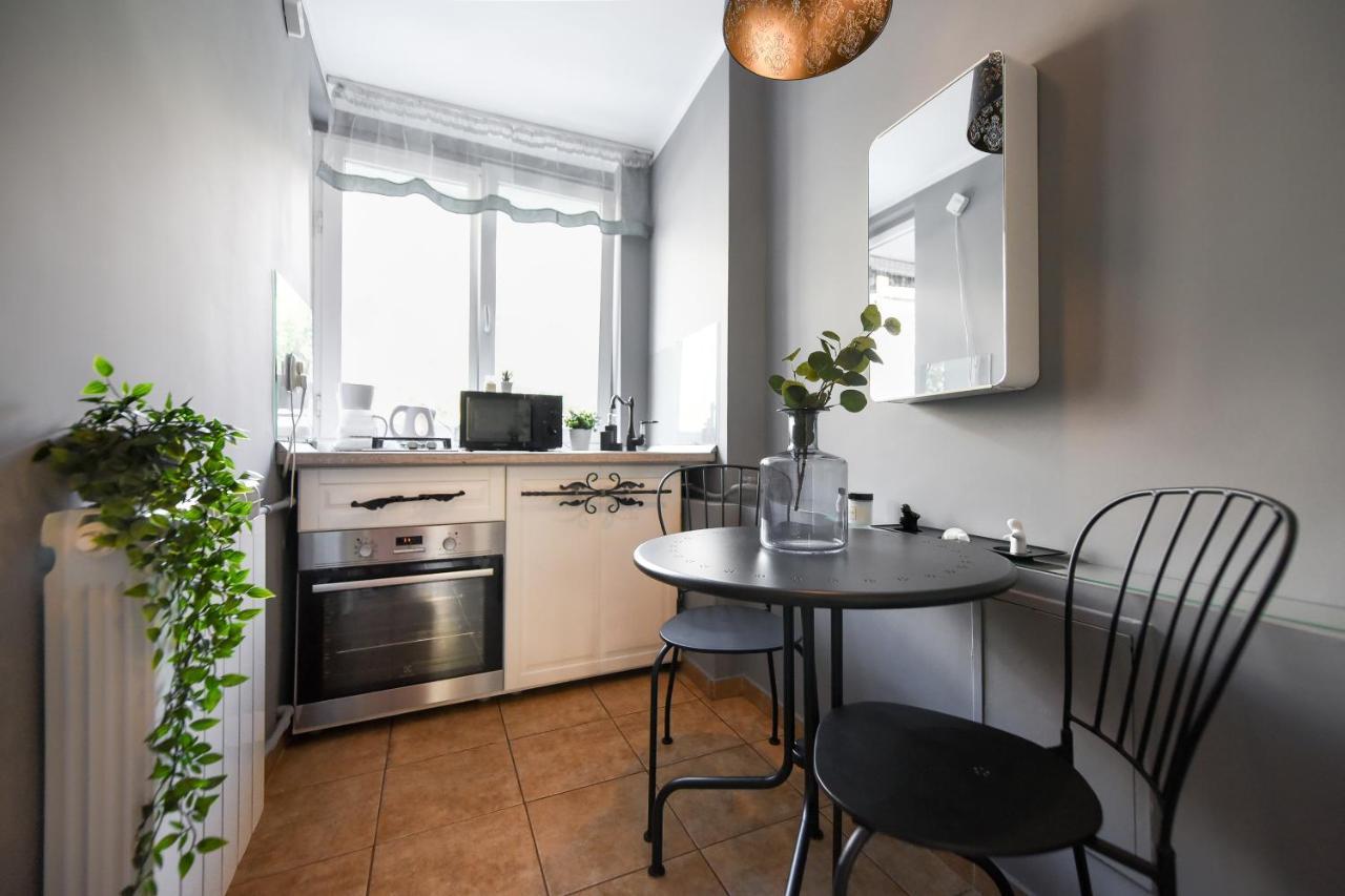 Captivating Old Town Apartment Bucharest Luaran gambar